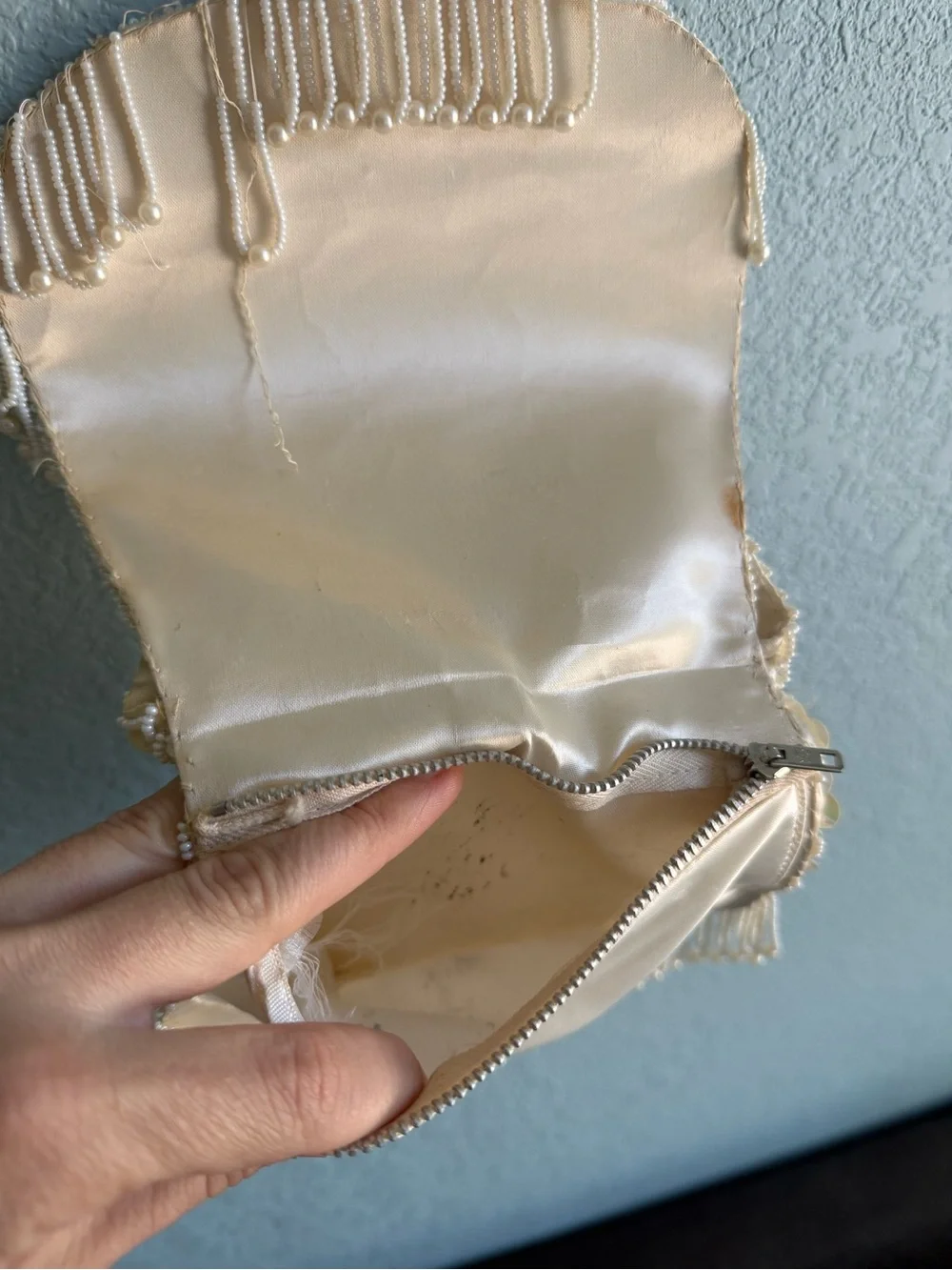 La Regale Ivory Beaded Fringe Shoulder Bag